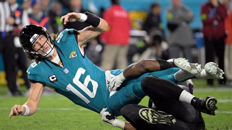 Jags’ Lawrence lands in concussion protocol after mistake-prone, 23-7 home loss to Ravens